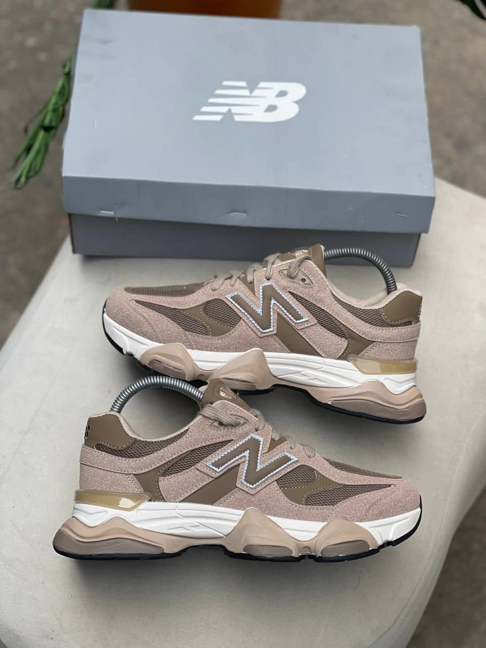 New Balance 9060 Beige