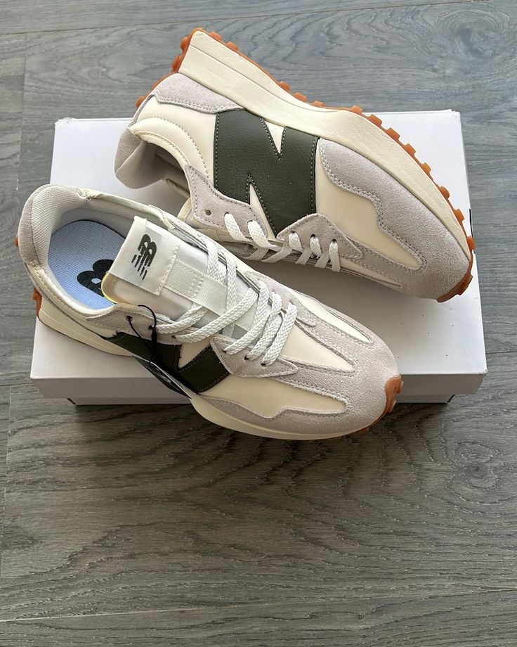 New Balance Moonbeam/Oak Leaf