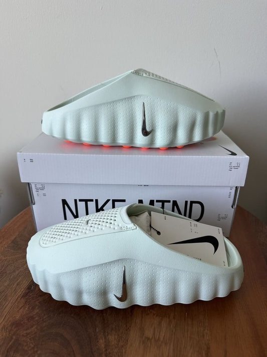 Nike Mind001 Barely Green