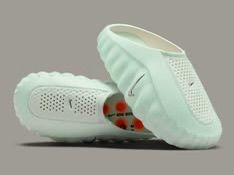 Nike Mind001 Barely Green