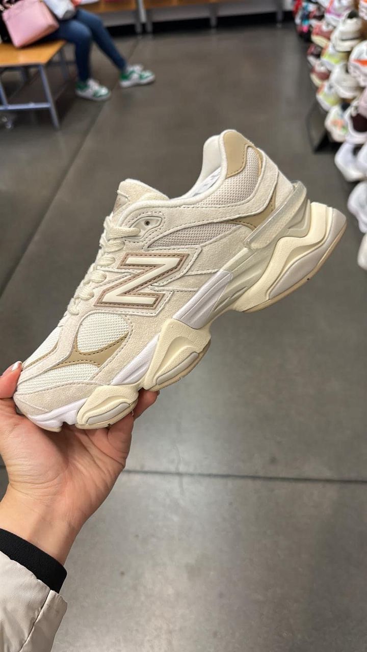 New Balance 9060 Light Beige